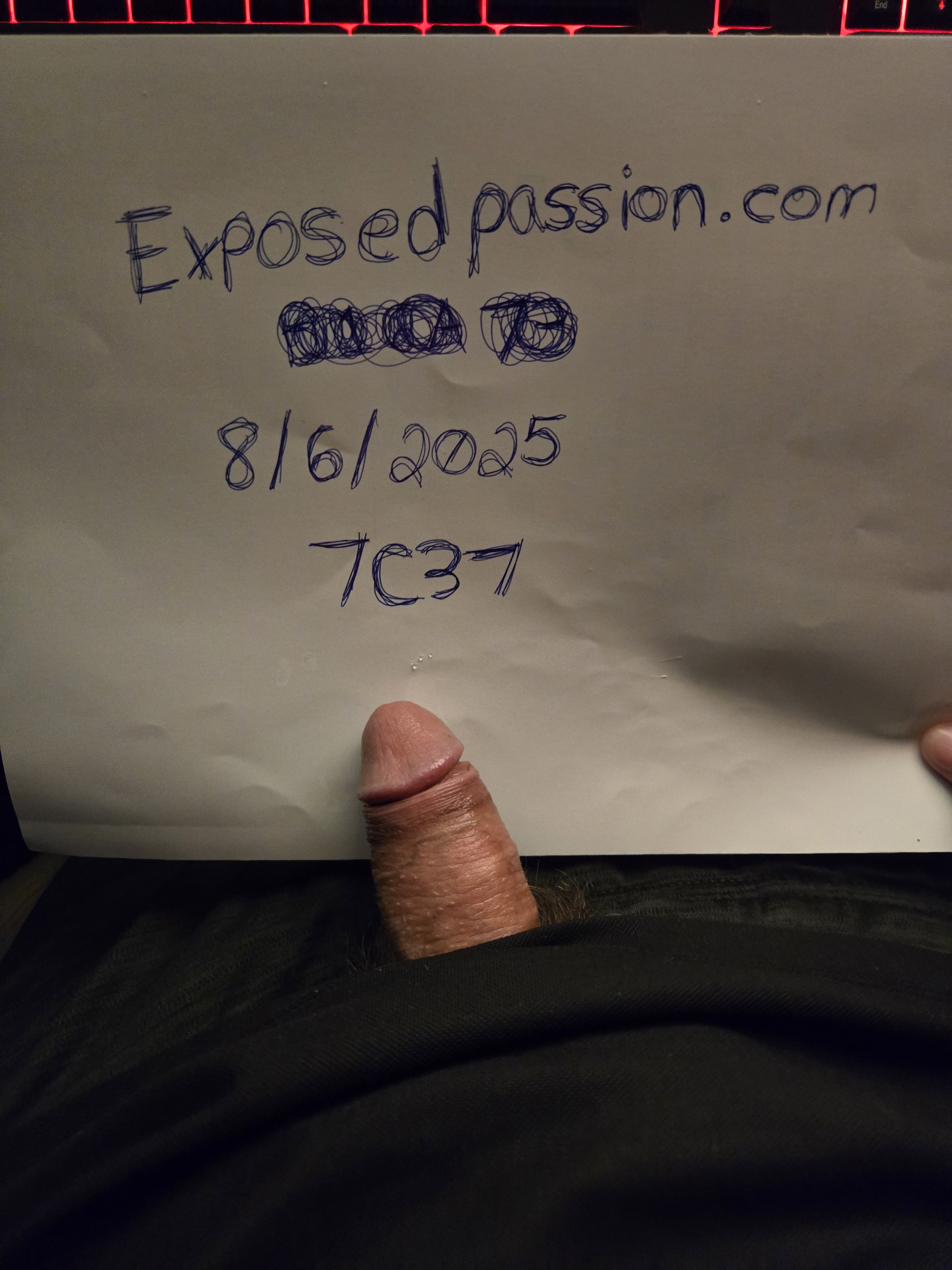 7C37 - Tiny Little Penis