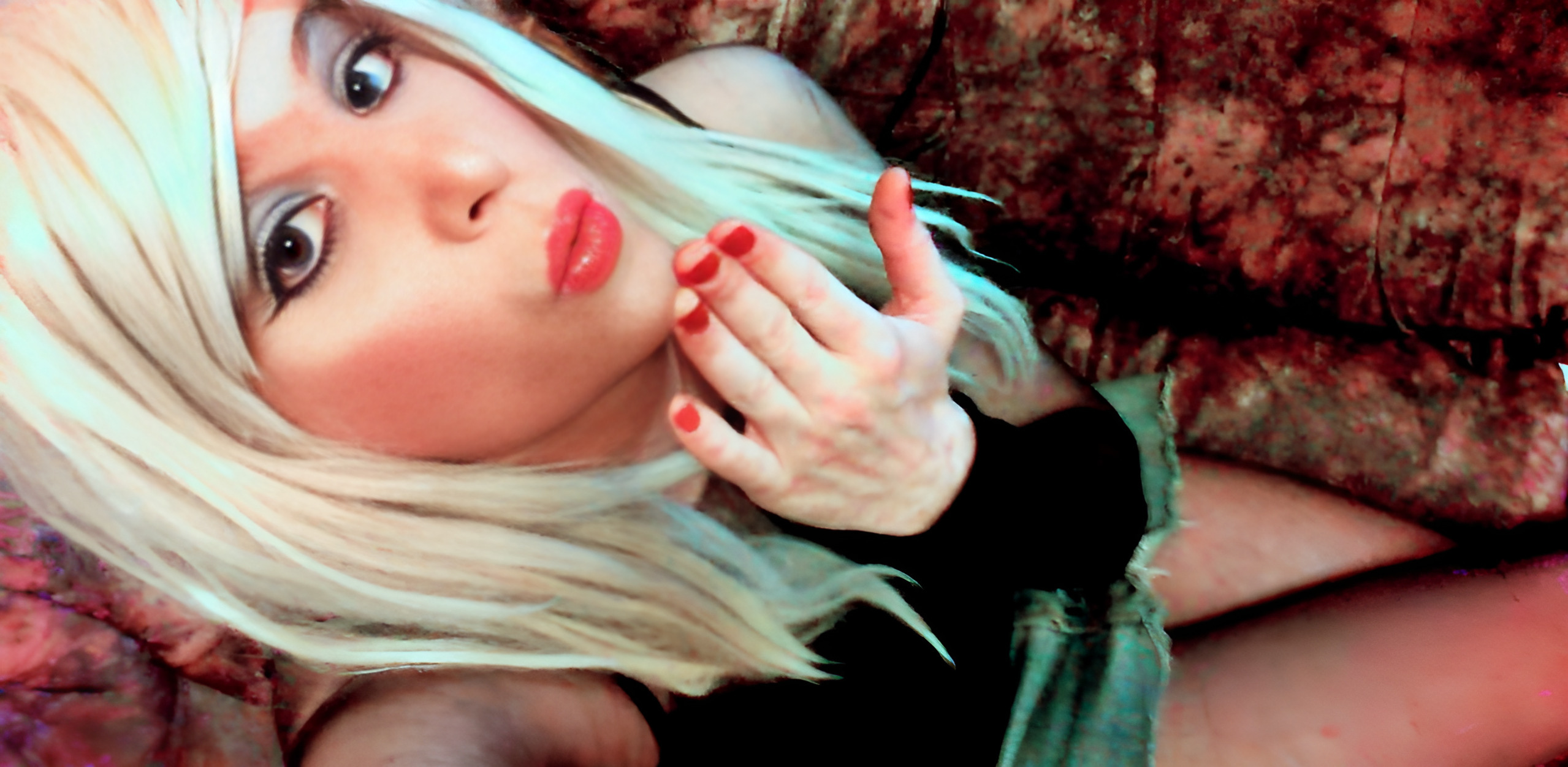 Michele Blowing kiss