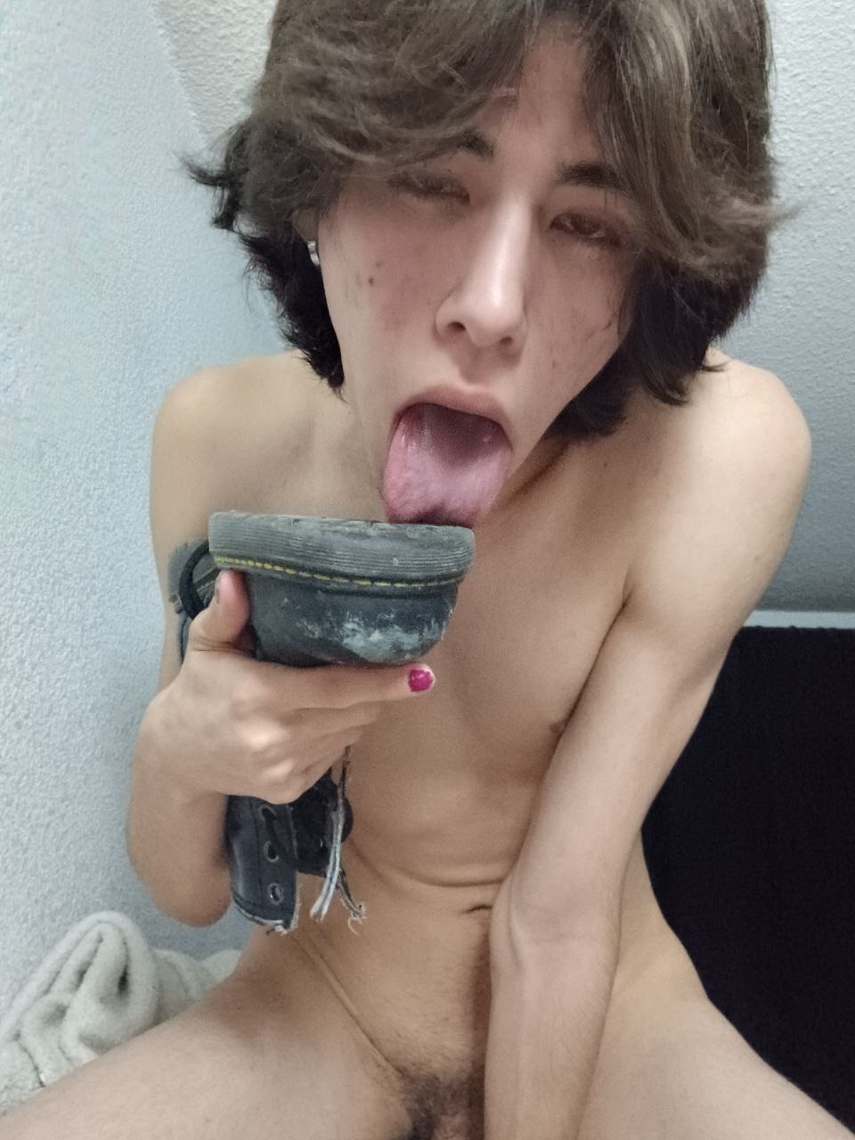 Retarded boot lickin fag exposed 
