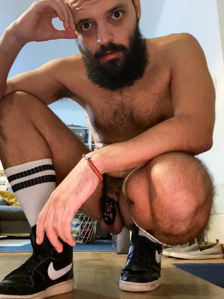 Bearded fag in chastity