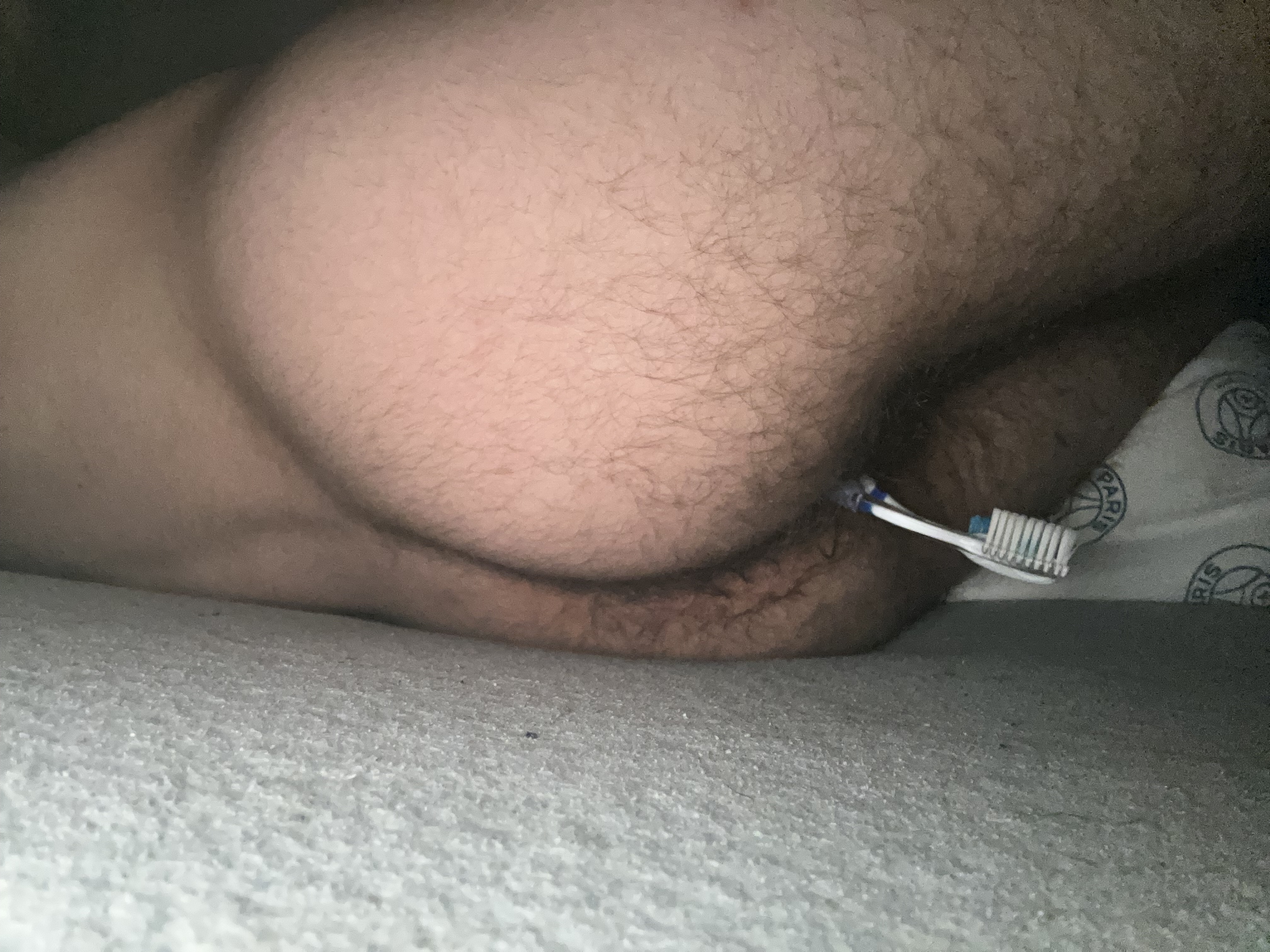 2 toothbrushes