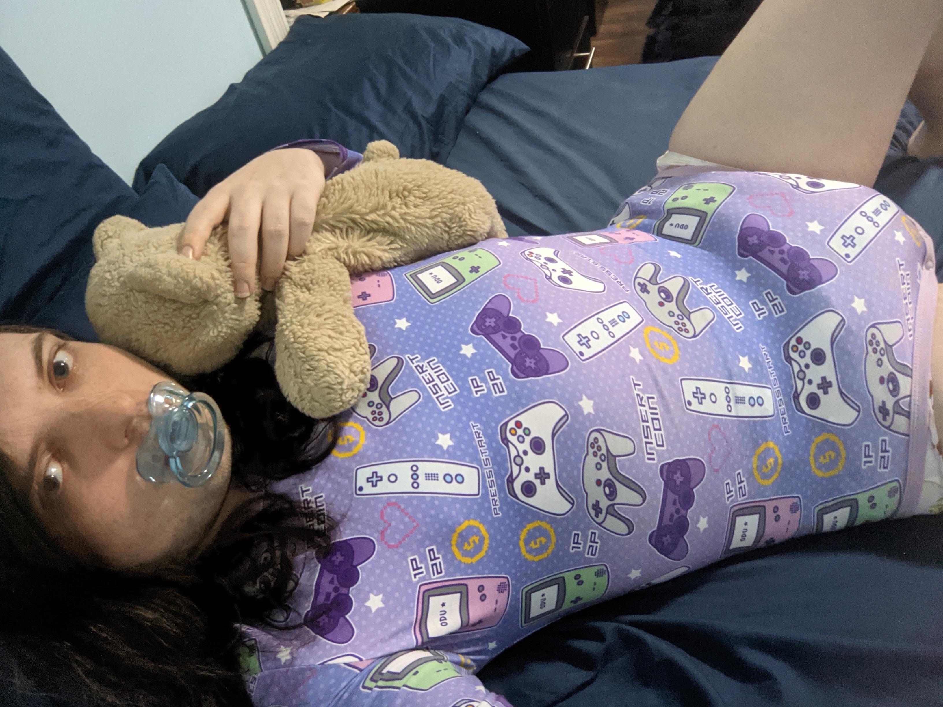 How a diaper bitch sleeps
