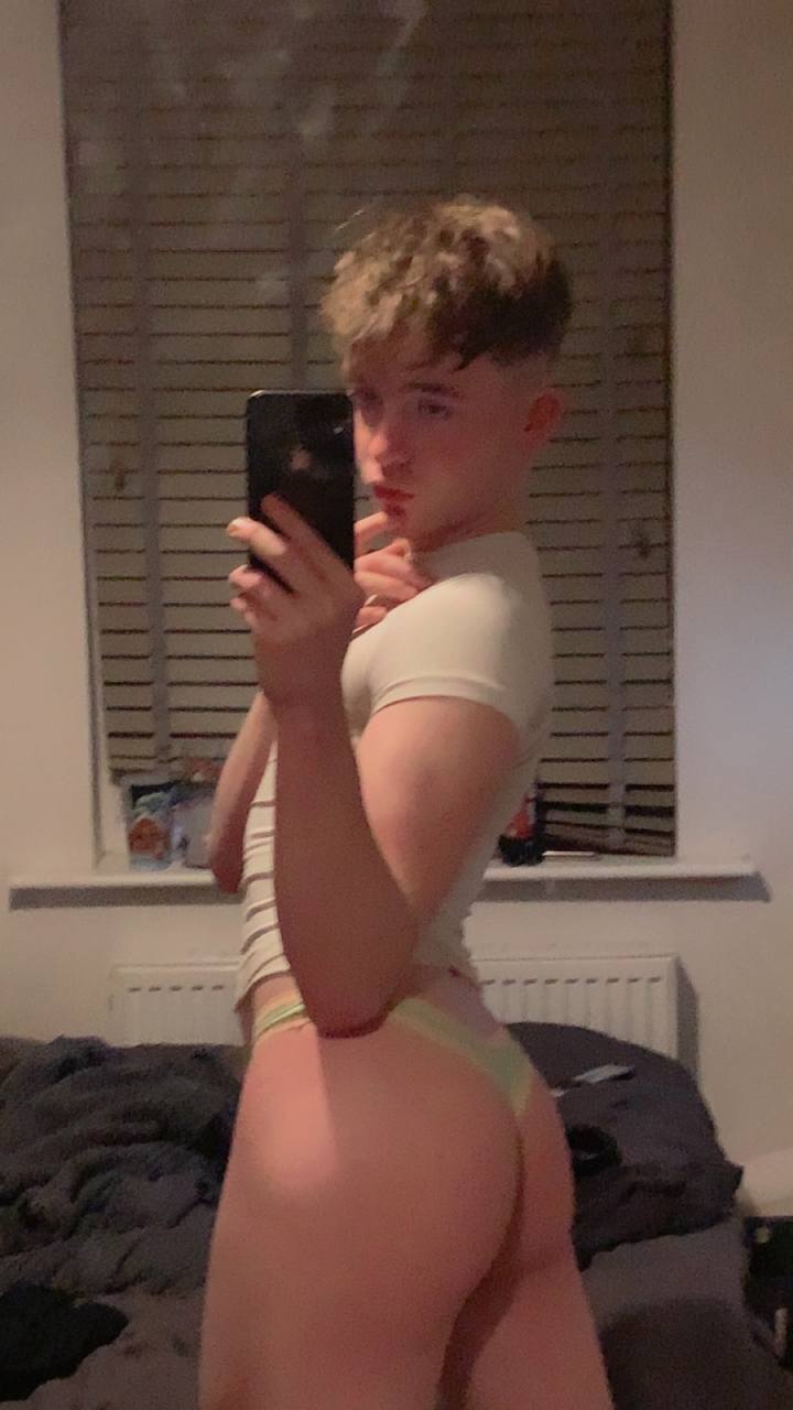 Sissy slut mirror pic @dhuxon on tg