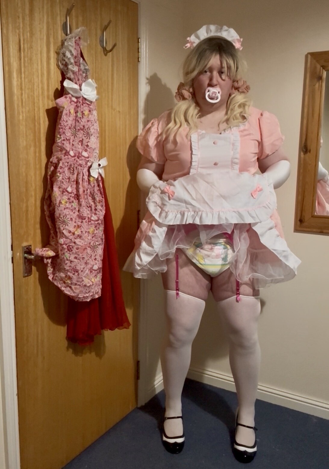 Sissy diaper maid
