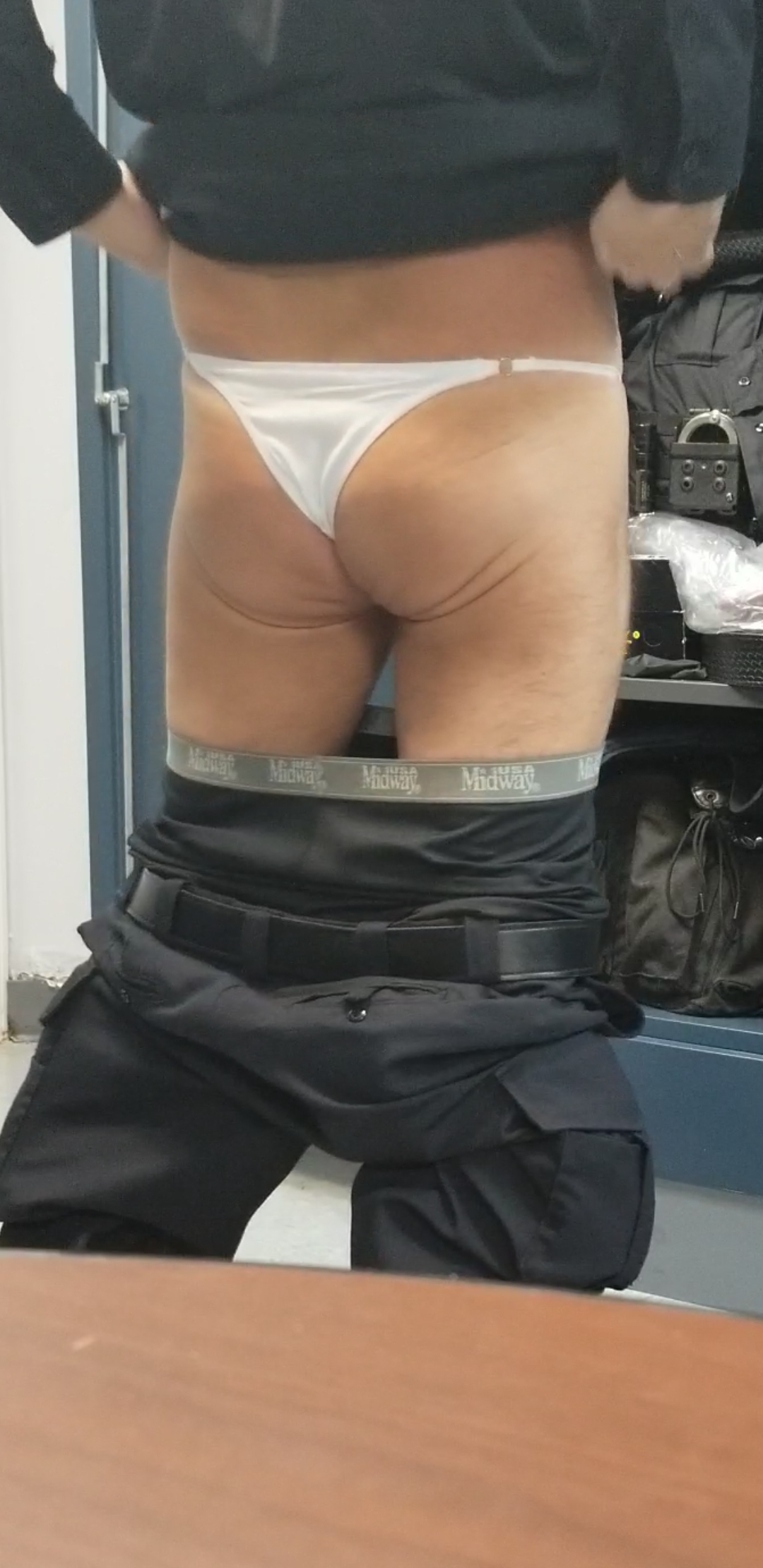Popo thong at work
