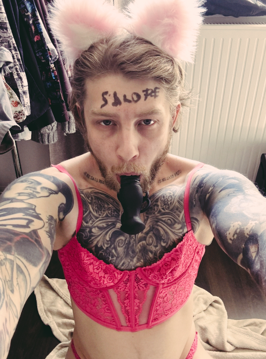 Hungry Sissy ! Comment what you want to see next