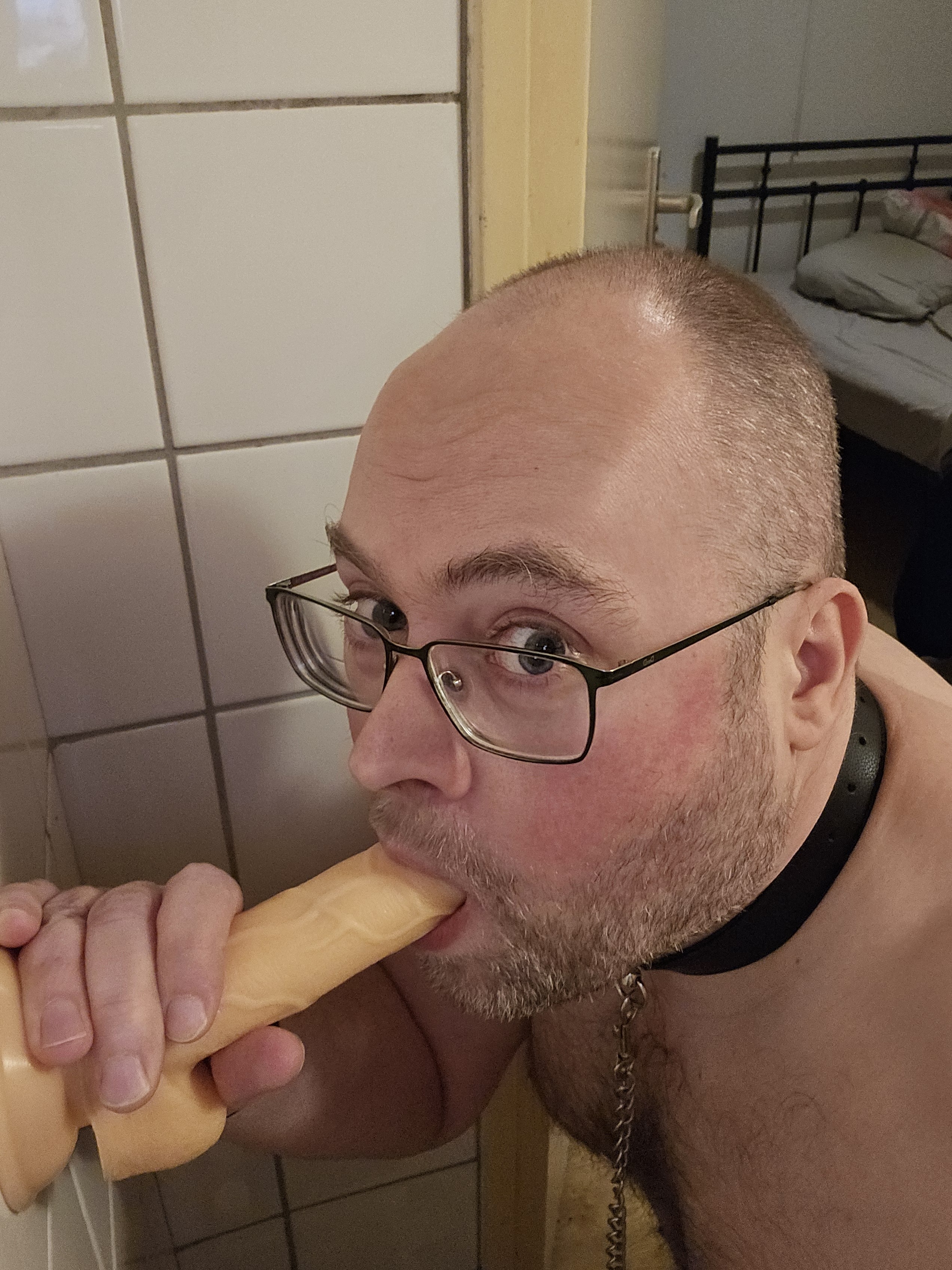 Sucking slave