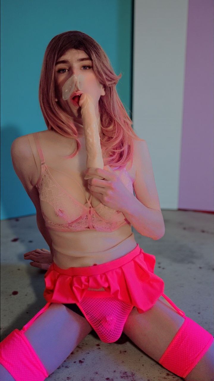 Dumb dutch sissy looking for cock