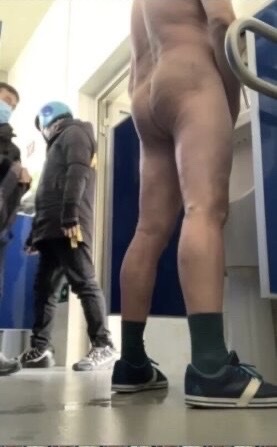 Naked without limits anywhere