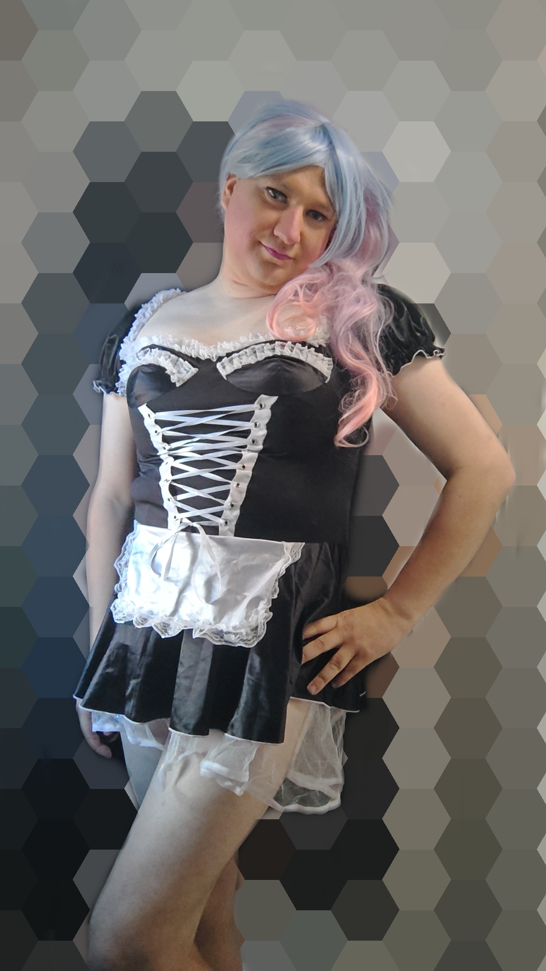 Frilly failure in maid drag