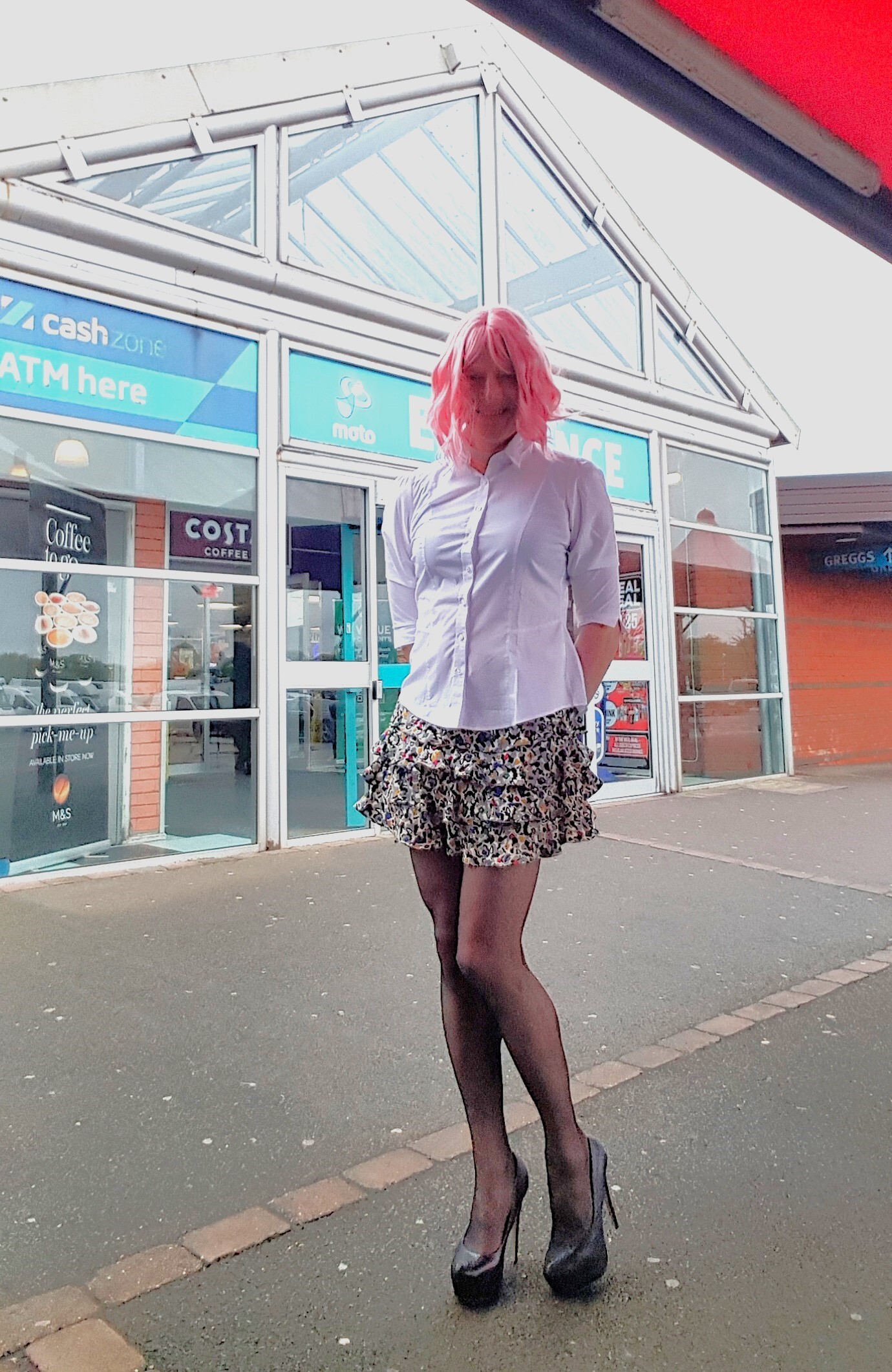 1 min for sissy julieslegs