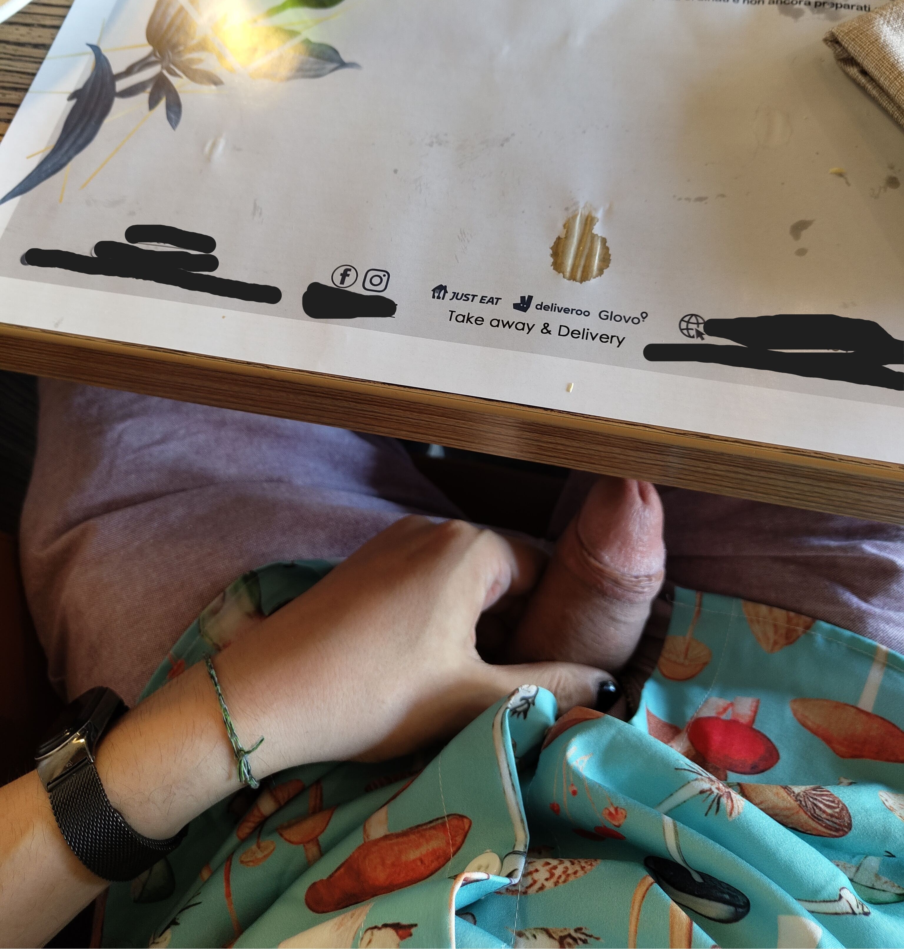 dick out at restaurant