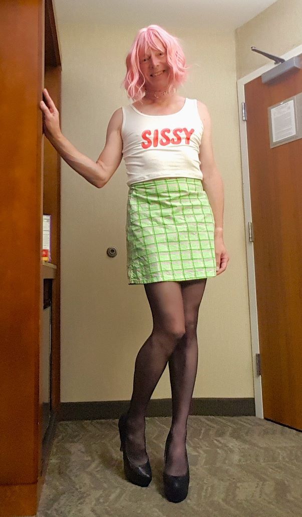 1 min for sissy julieslegs3