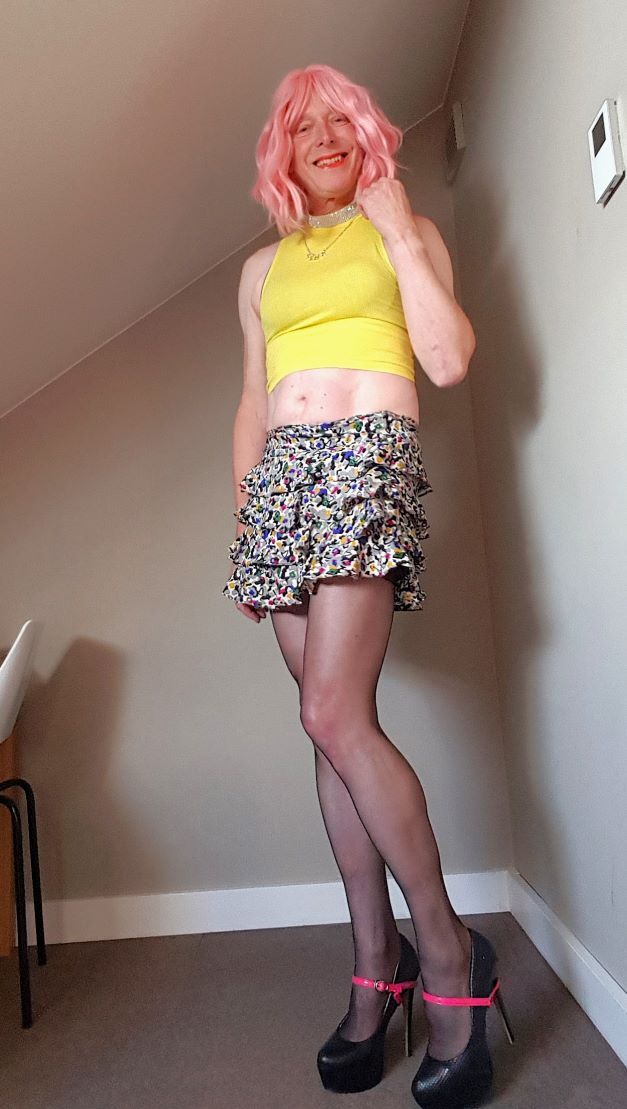 Sissy julieslegs3