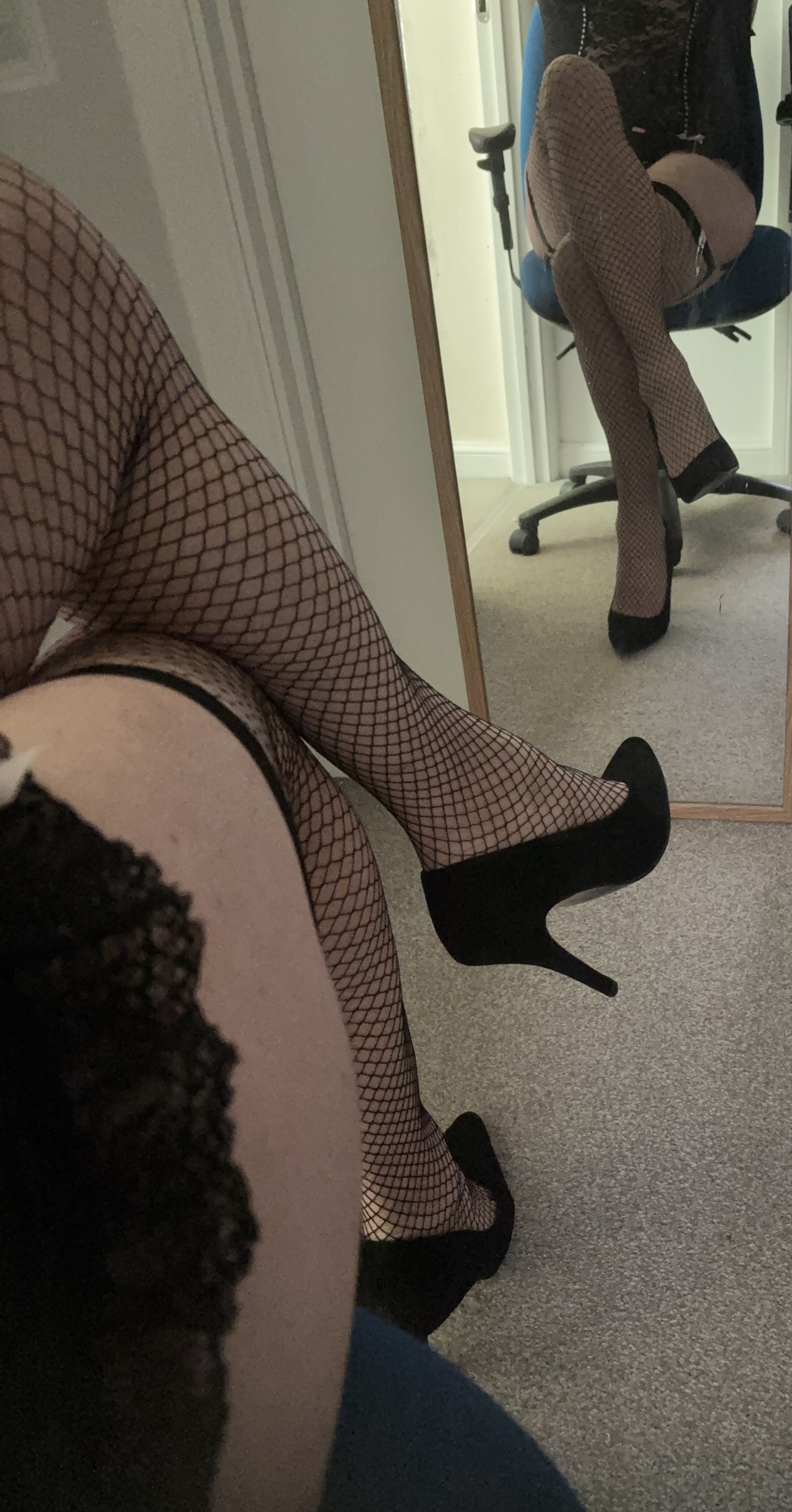 Sissy in fishnets