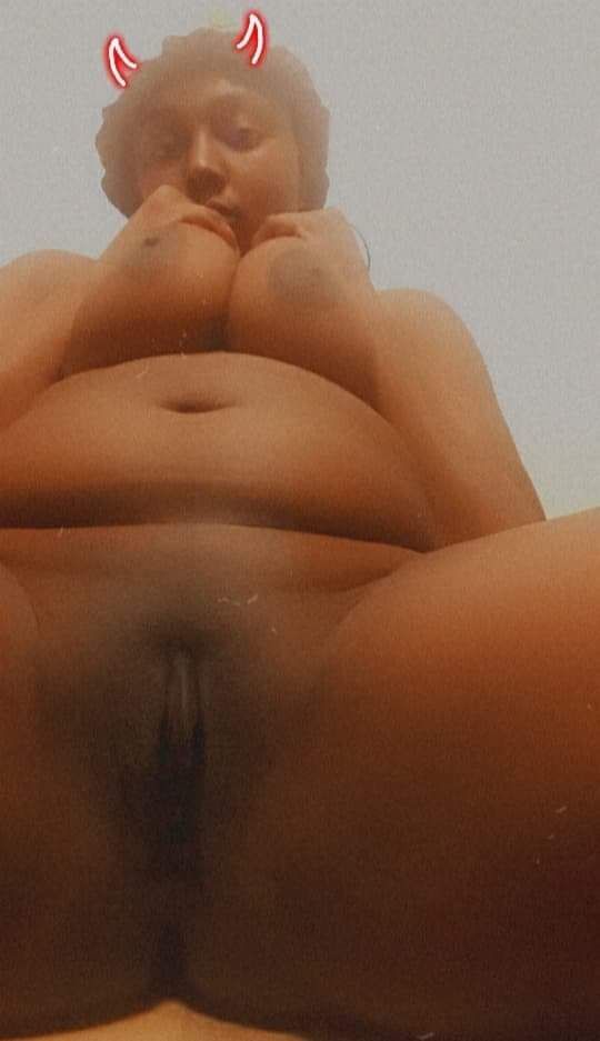 Mommy horny sadly on my cycle