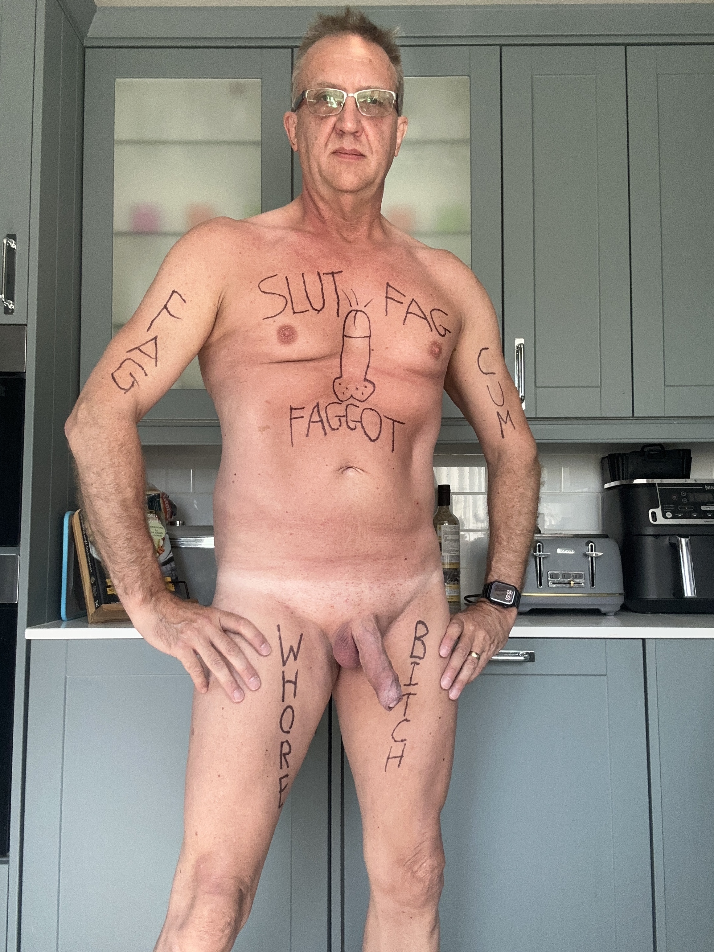 Fag Dave showing off