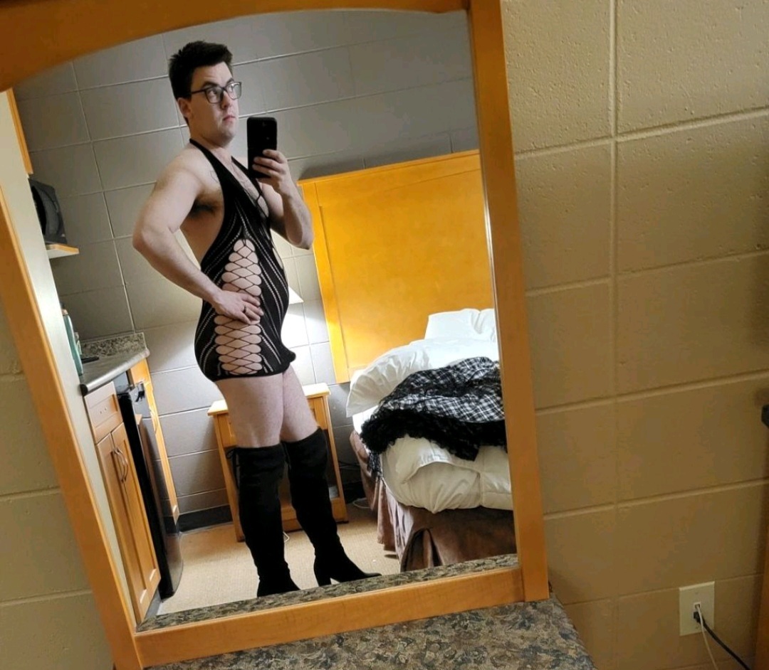 Quick risk Sissy nicole 🇨🇦