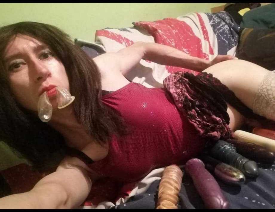 Shameless Pussy Oliwcia Exposed