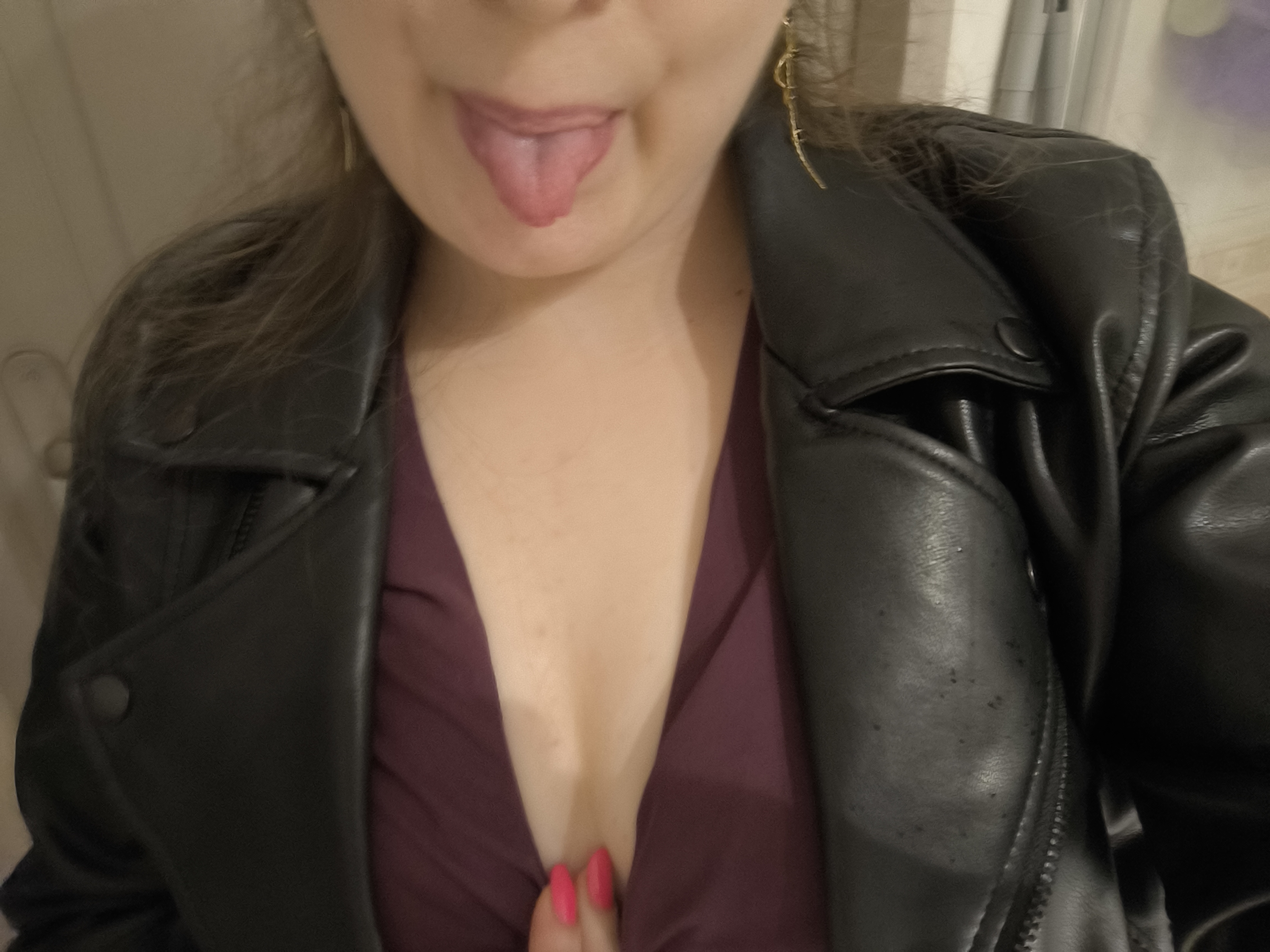 👅