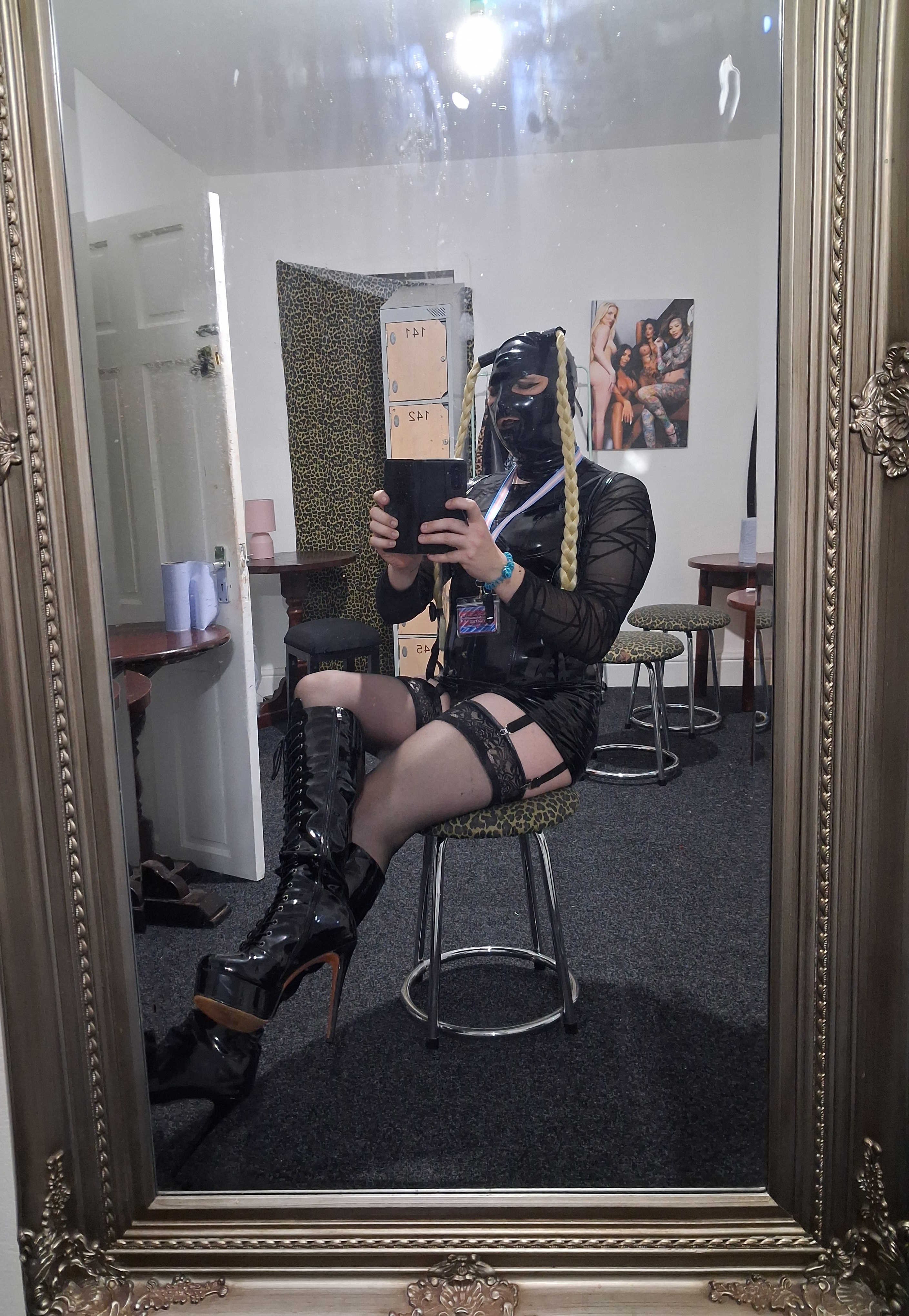 Fuckdoll at the sex club
