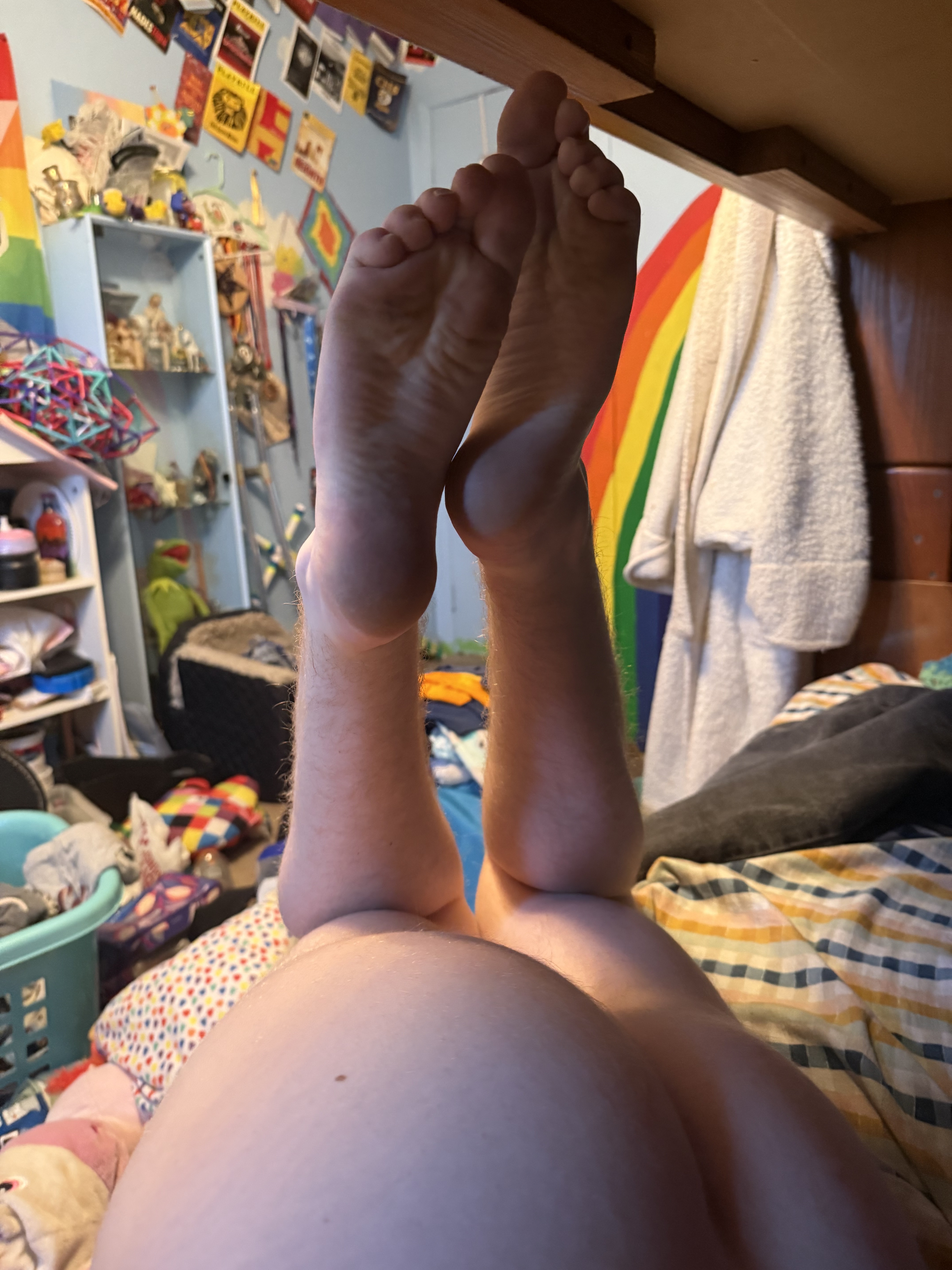 dumb ftm slut feet and ass
