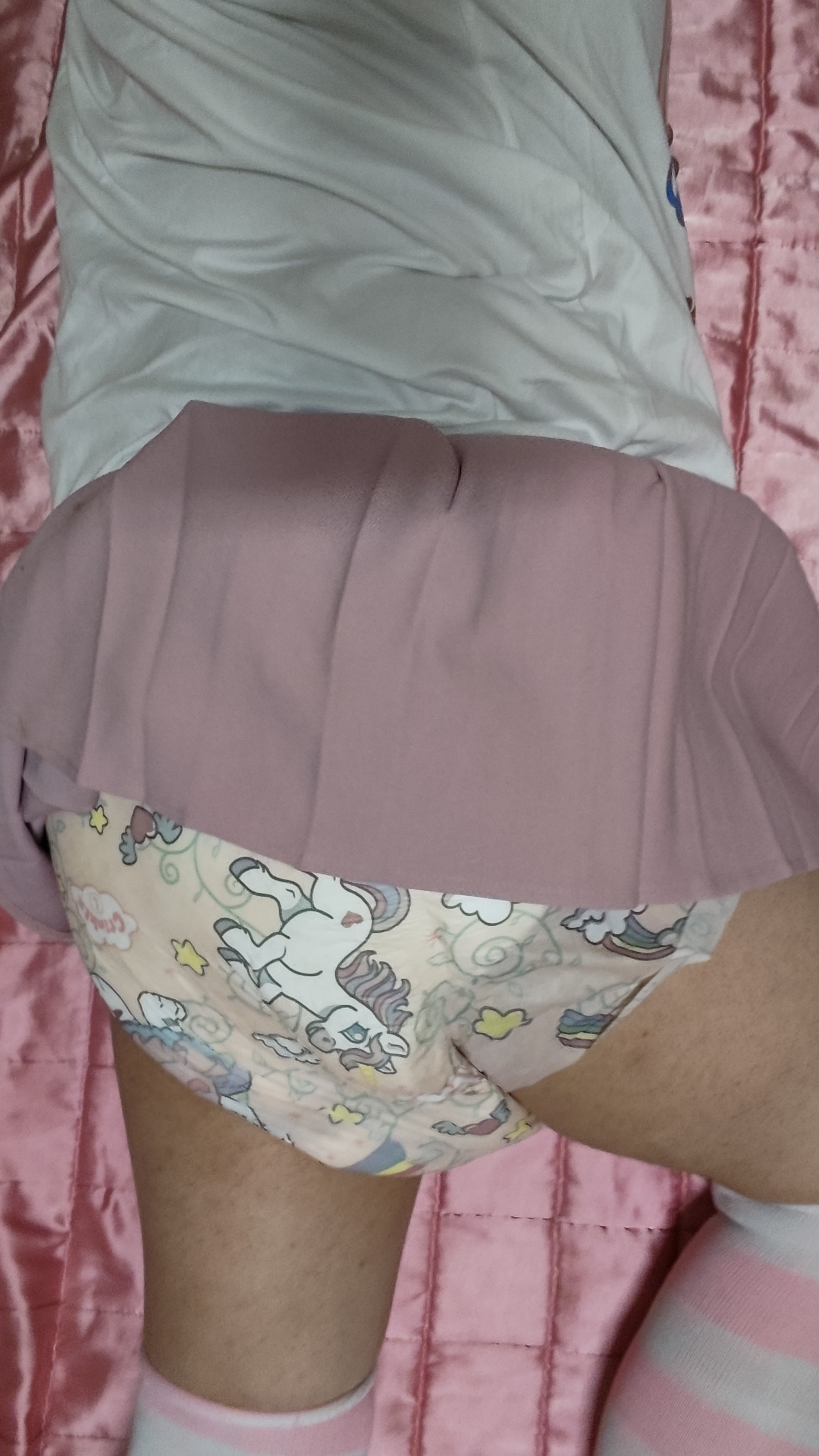 My diaper its wet >///<