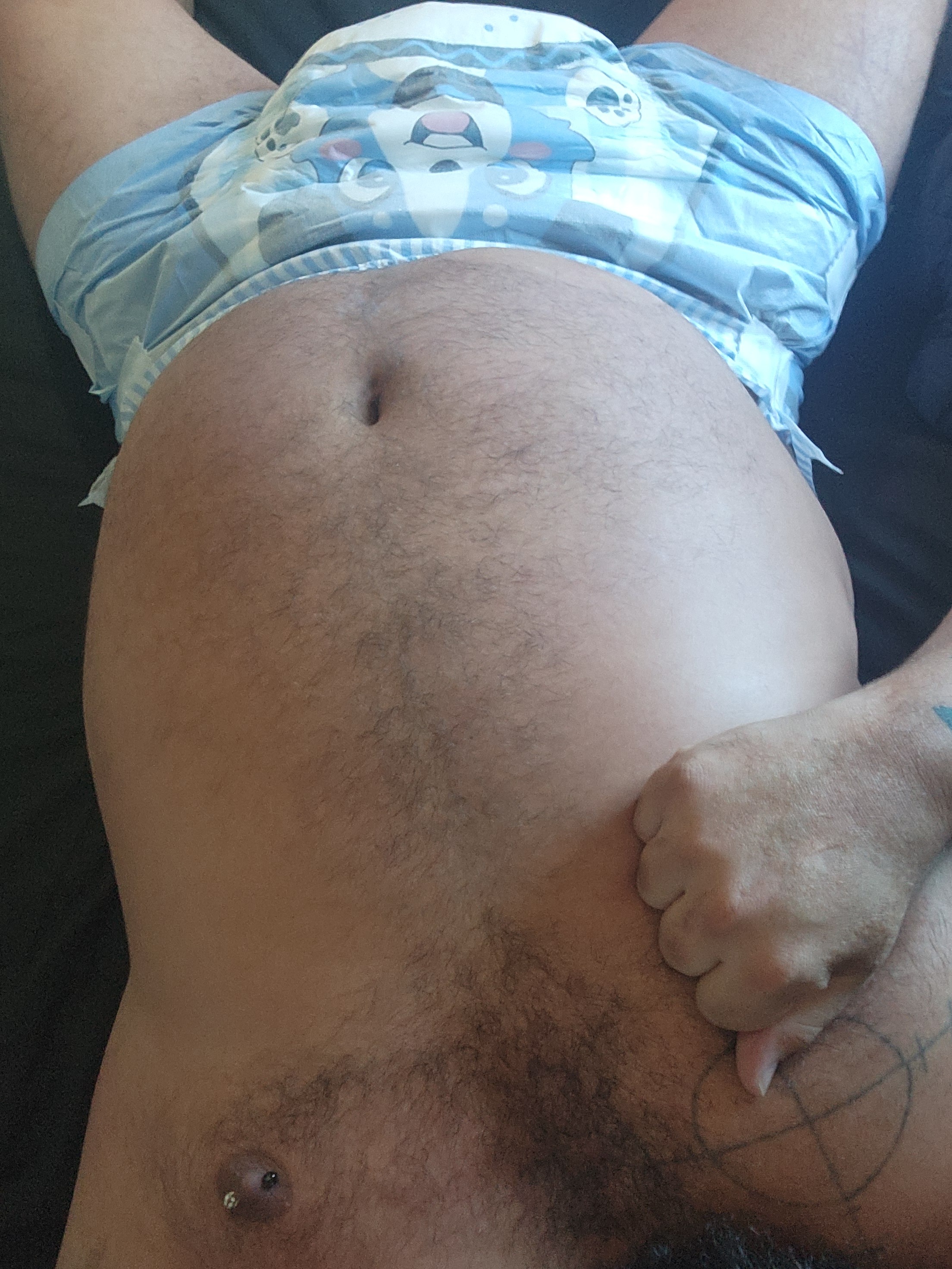 Faggot got new diapers
