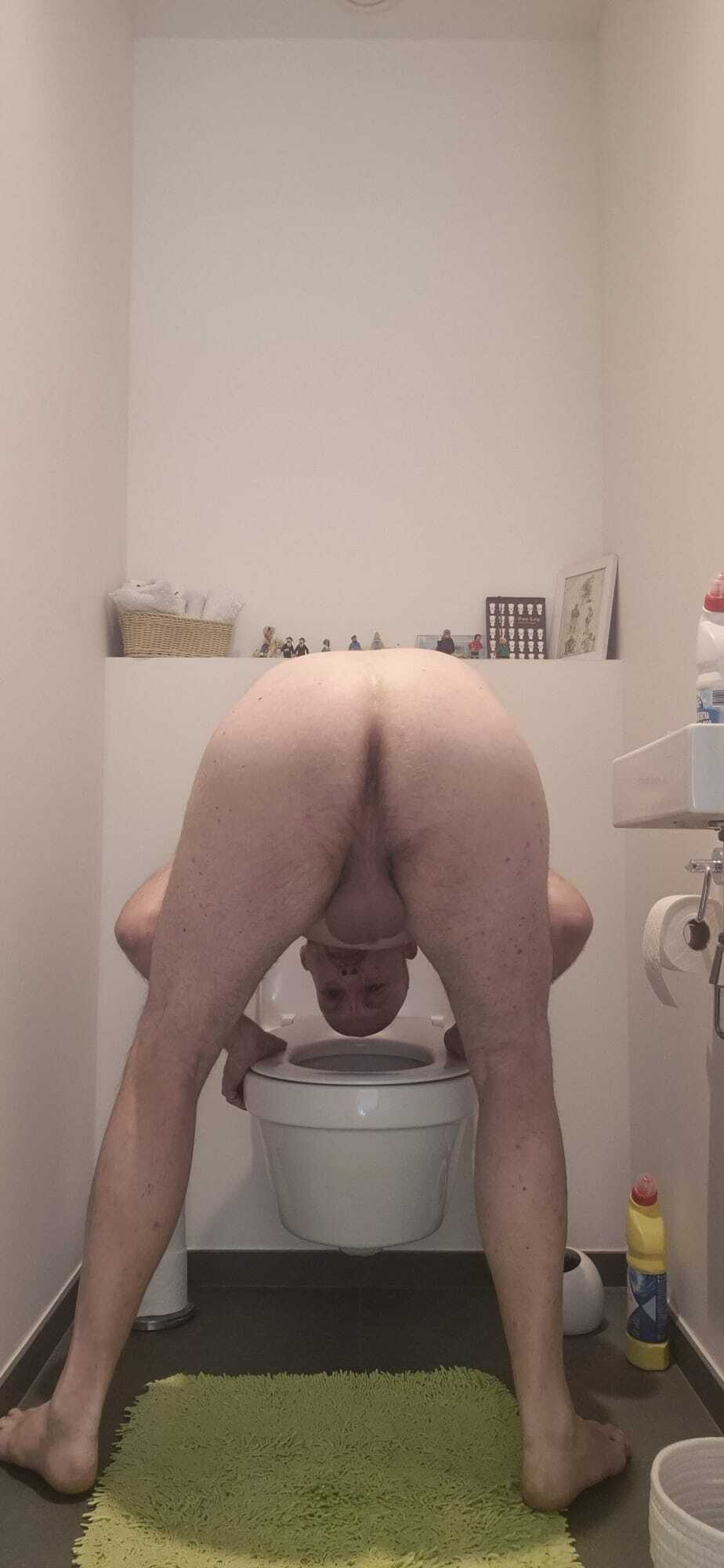 Toilet slut !