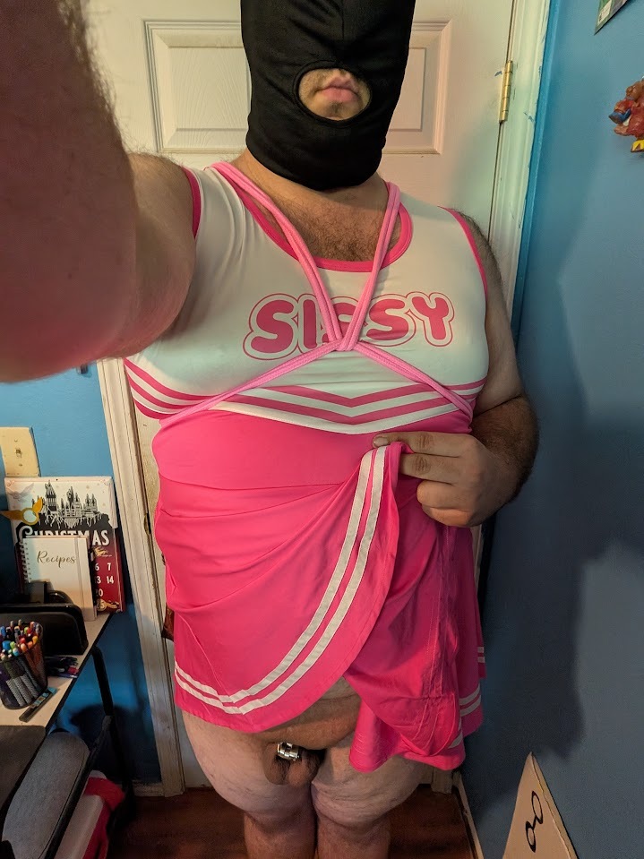 Sissy Bella Showing Herself Off <3