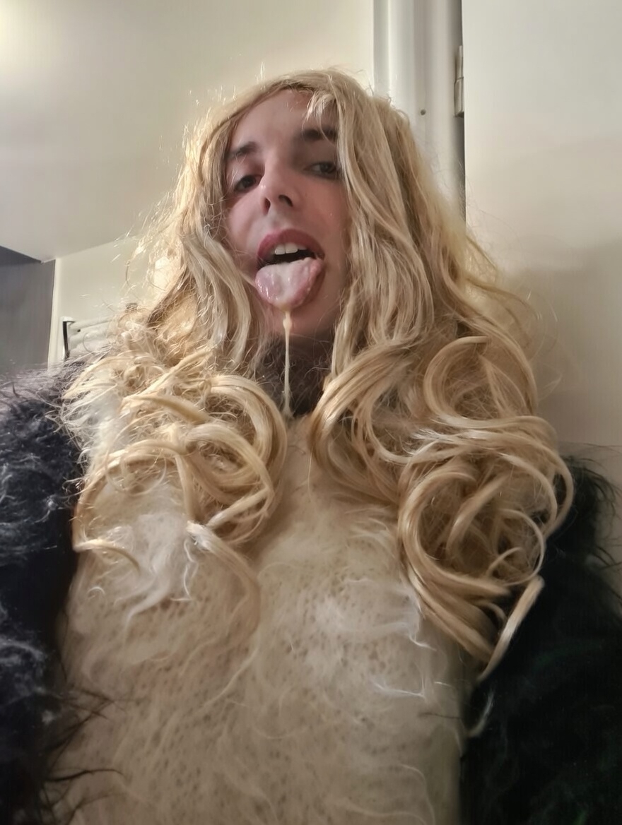 Emma cum slut