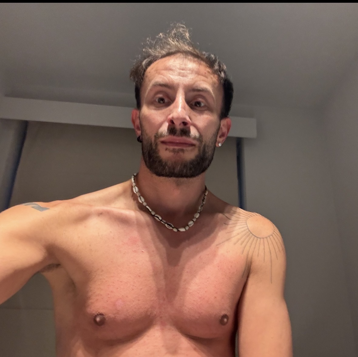 big breast Hamid