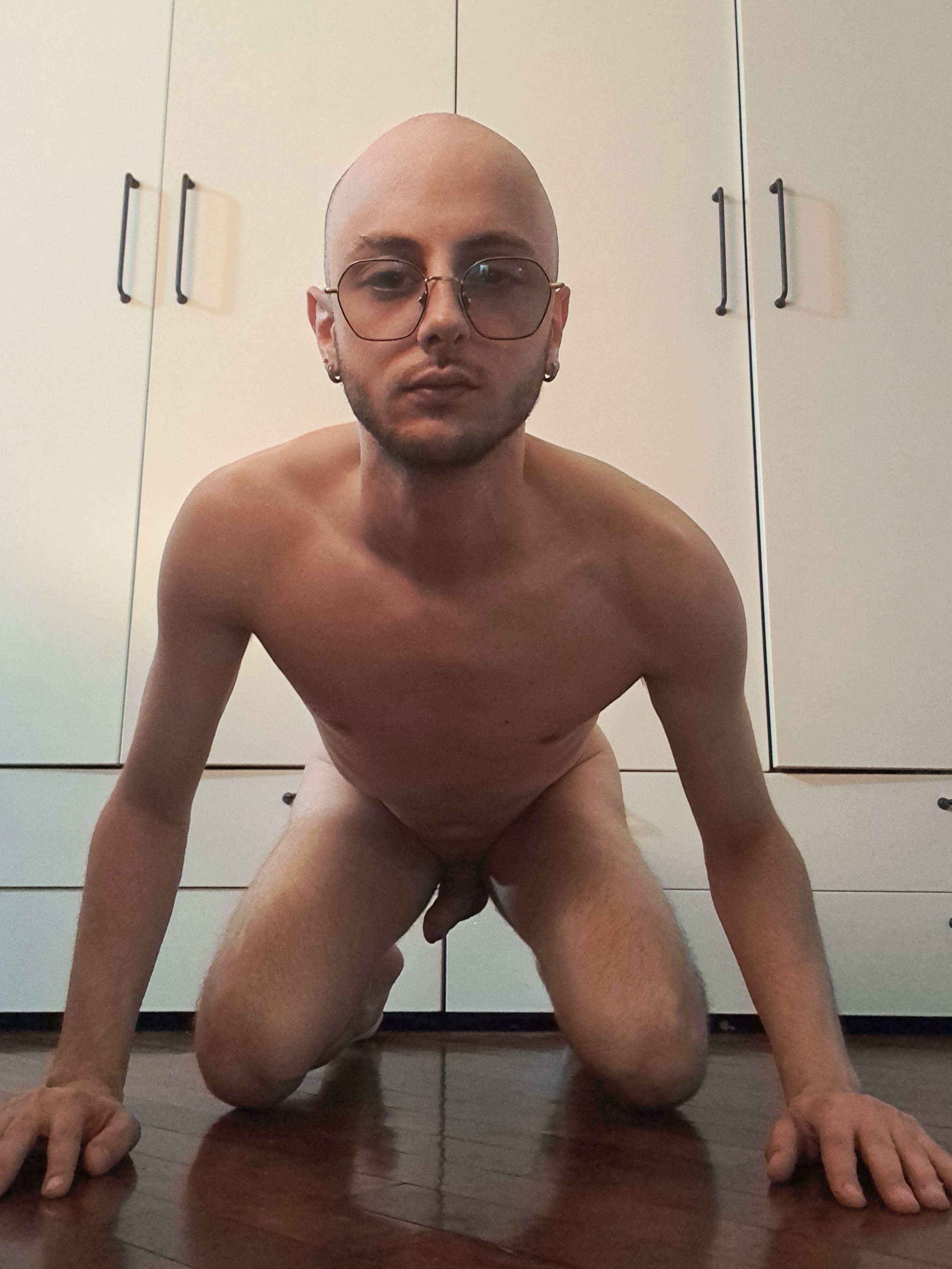 Humiliate myself in cam