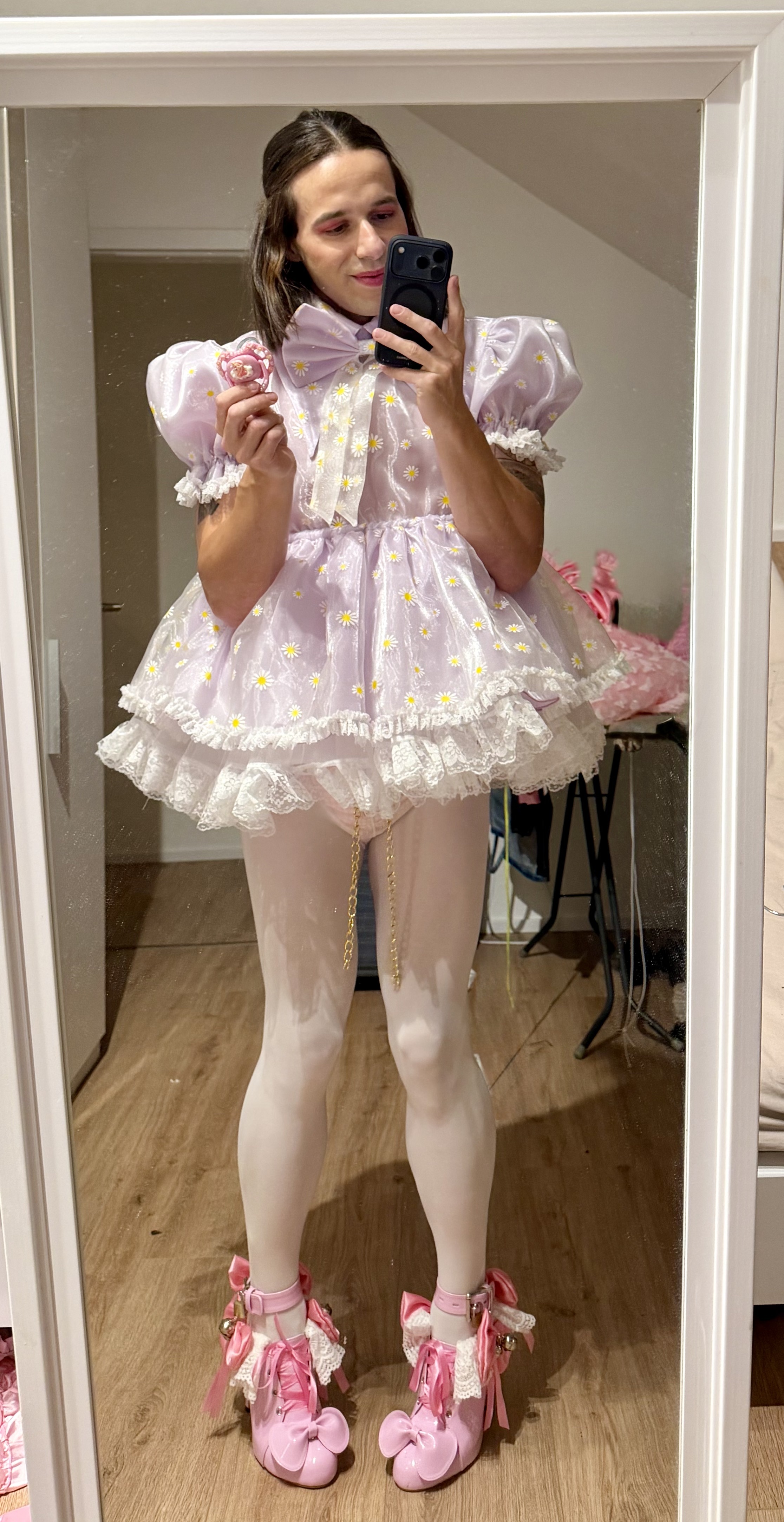 Outfit locked = ready to be used & exposed