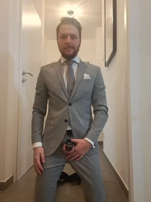 Suit sub repost risk