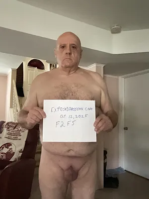 F2F5-NJ faggot selfie