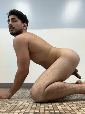 Lock me up in a bitch suit Daddies