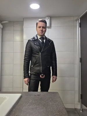 Leather sub risk