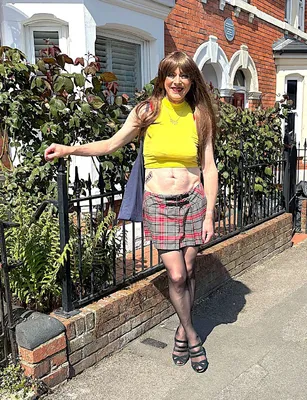 julieslegs3 just 1 min