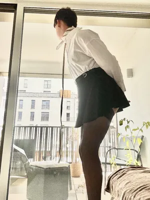slut showing