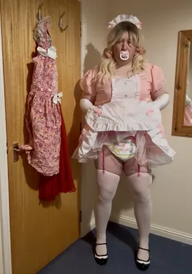 Sissy diaper maid