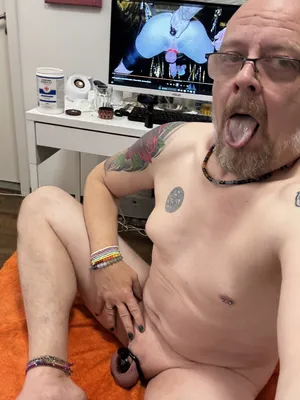 Pathetic german fag in chastity