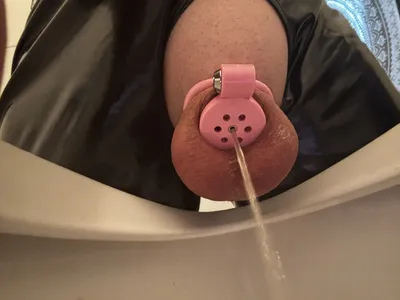 Fag pees in chastity
