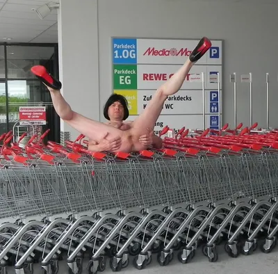 Spread 'em wide, Faggot