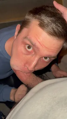 Adam public fag