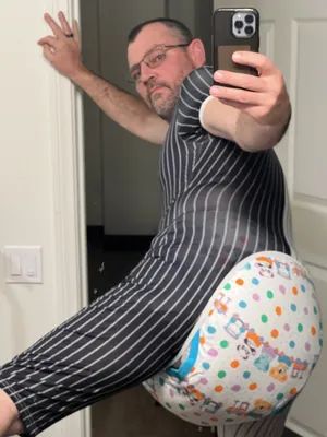 Big diaper butt