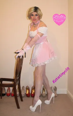 Pink Sissy Maid