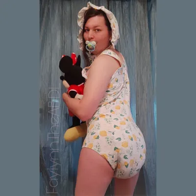 Diapered Sissy Faylynn Exposed In Thick Diapers