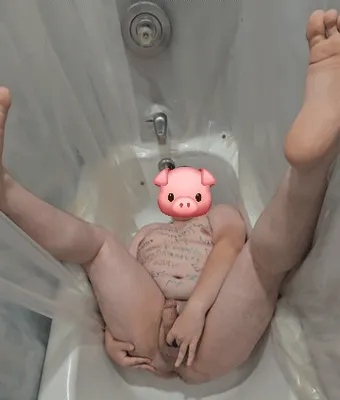 Piggy Shower Jerking