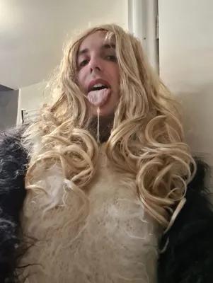 Emma cum slut